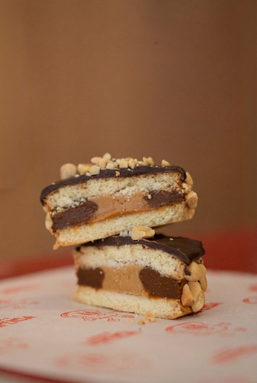 Alfajor de Chocolate, Crema de Maní y Dulce de Leche x3